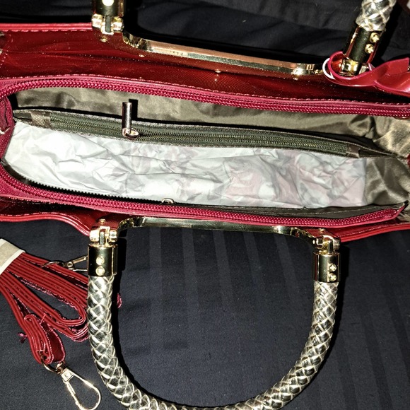 New sassy and sexy top handle box in delicious red - Picture 7 of 8